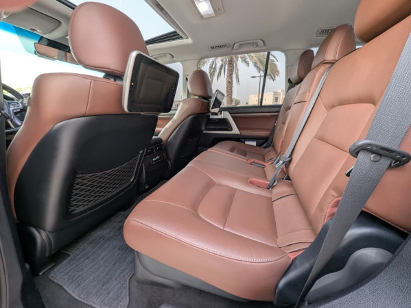 Toyota Land Cruiser 2019  Silver LHD Petrol AT SUV 4WD view 14