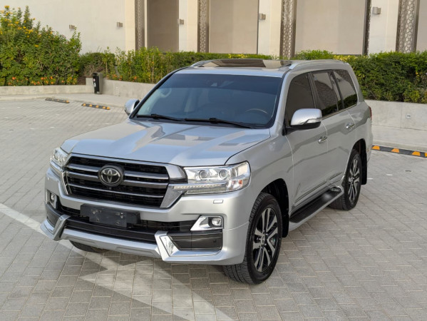 Toyota Land Cruiser 2019  Silver LHD Petrol AT SUV 4WD view 17