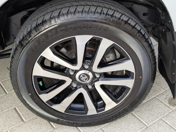 Toyota Land Cruiser 2019  Silver LHD Petrol AT SUV 4WD view 22