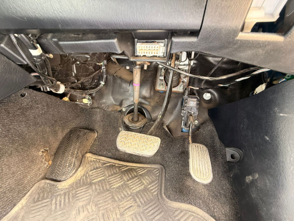 Toyota Hilux 2014/ Black RHD Diesel AT Pickup 4WD view 5