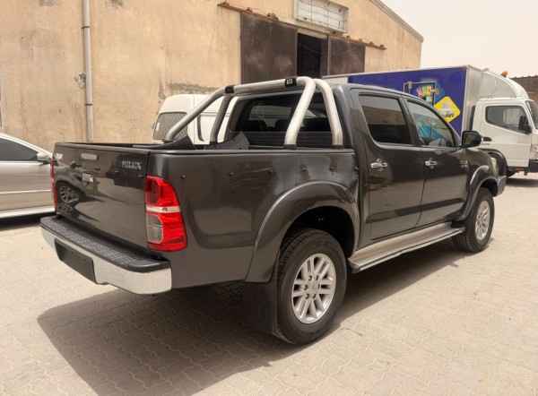 Toyota Hilux 2014/ Black RHD Diesel AT Pickup 4WD view 10