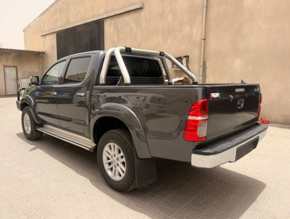 Toyota Hilux 2014/ Black RHD Diesel AT Pickup 4WD view 11