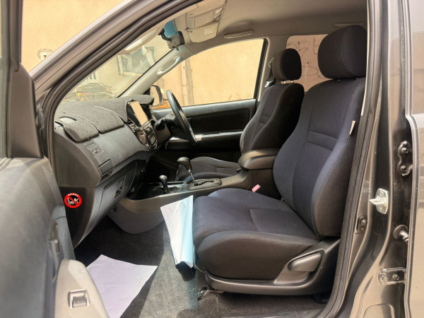 Toyota Hilux 2014/ Black RHD Diesel AT Pickup 4WD view 12