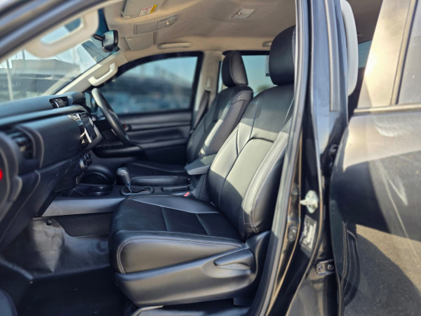 Toyota Hilux 2018/ Black RHD Diesel AT Pickup 4WD view 4