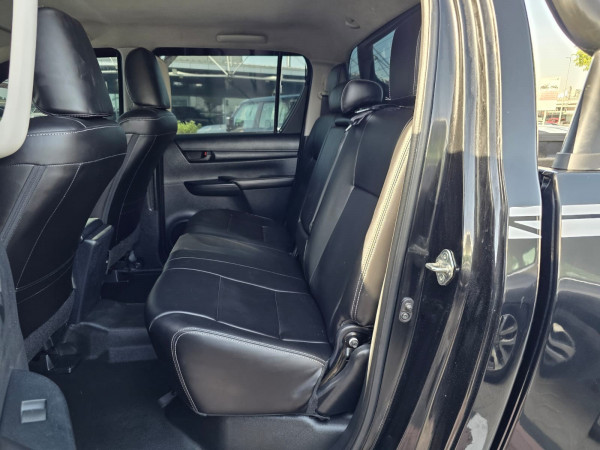 Toyota Hilux 2018/ Black RHD Diesel AT Pickup 4WD view 6