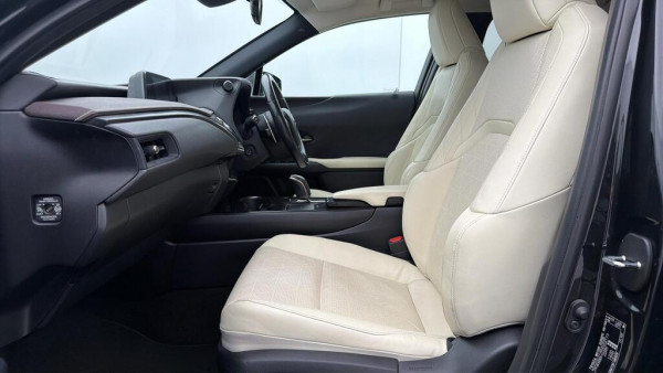 Lexus UX 300E 2021/ Black RHD Electric AT SUV Crossover 2WD view 4