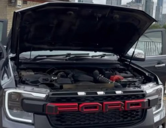Ford Ranger 2019/ Black RHD Diesel AT Pickup 4WD view 5