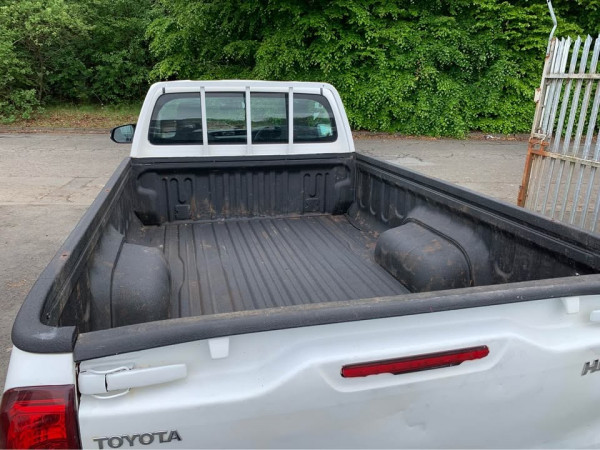 Toyota Hilux 2019/ White RHD Diesel MT Pickup 4WD view 2