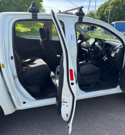Isuzu D-Max 2019/ White RHD Diesel MT Pickup 4WD view 4