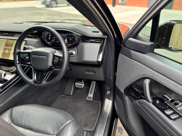 Land Rover Range Rover Sport 2023/ Black RHD Diesel AT SUV 4WD view 2