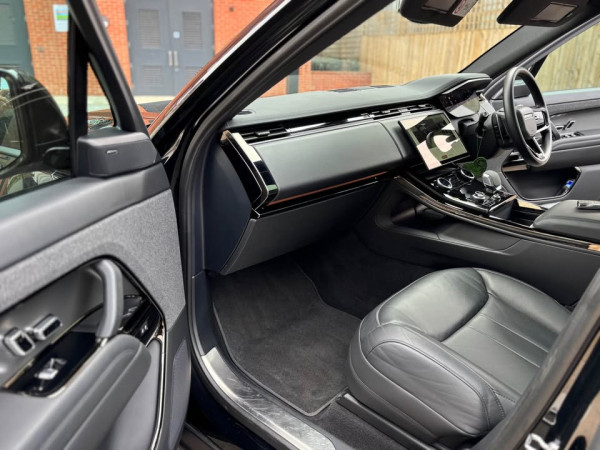 Land Rover Range Rover Sport 2023/ Black RHD Diesel AT SUV 4WD view 5