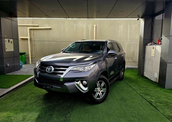 Toyota Fortuner 2020/ Grey LHD Petrol AT SUV 4WD