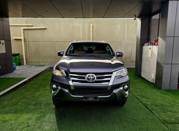 Toyota Fortuner 2020/ Grey LHD Petrol AT SUV 4WD view 3