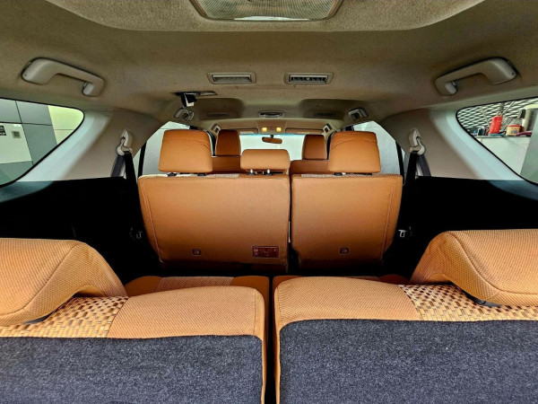 Toyota Fortuner 2020/ Grey LHD Petrol AT SUV 4WD view 9