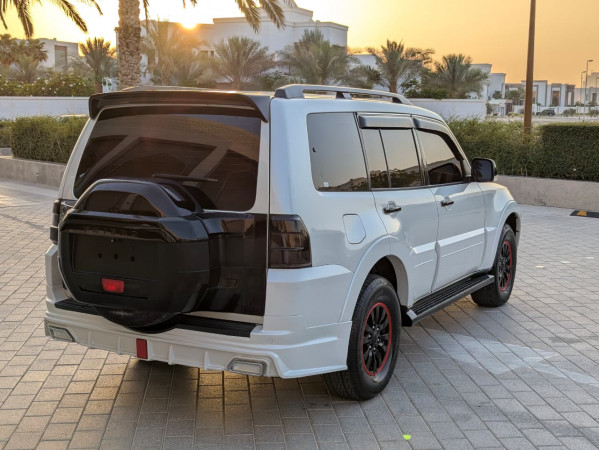 Mitsubishi Pajero 2015  White LHD Petrol AT SUV 4WD view 14