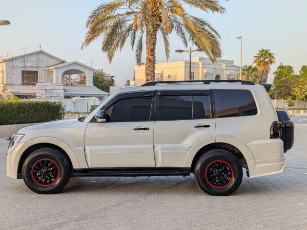 Mitsubishi Pajero 2015  White LHD Petrol AT SUV 4WD view 17