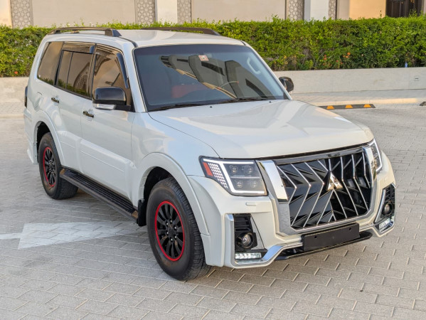 Mitsubishi Pajero 2015  White LHD Petrol AT SUV 4WD view 20
