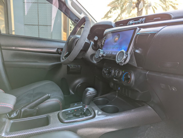 Toyota Hilux 2020/ Black LHD Petrol AT Pickup 4WD view 3