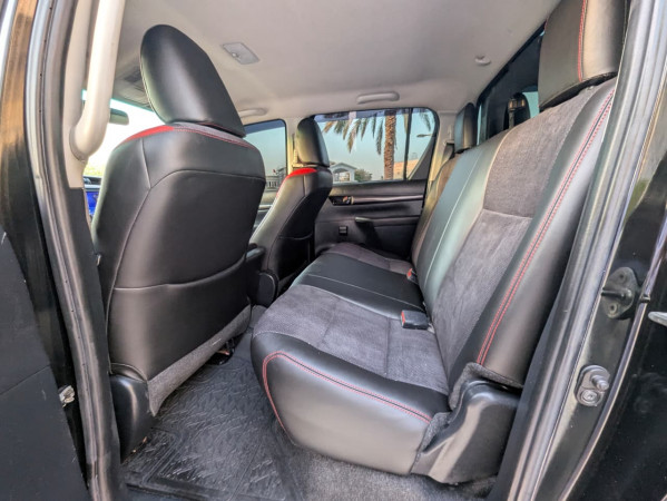 Toyota Hilux 2020/ Black LHD Petrol AT Pickup 4WD view 6