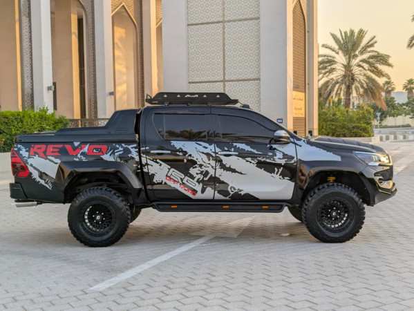 Toyota Hilux 2020/ Black LHD Petrol AT Pickup 4WD view 12
