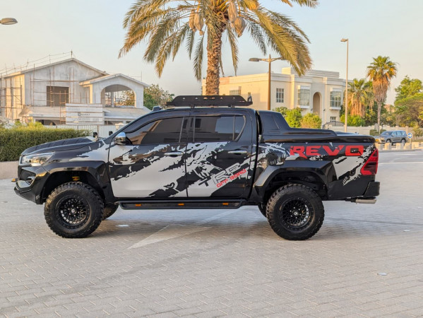 Toyota Hilux 2020/ Black LHD Petrol AT Pickup 4WD view 13