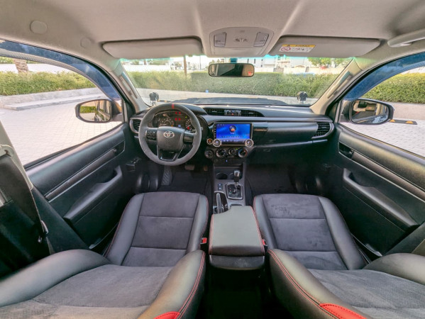 Toyota Hilux 2020/ Black LHD Petrol AT Pickup 4WD view 15