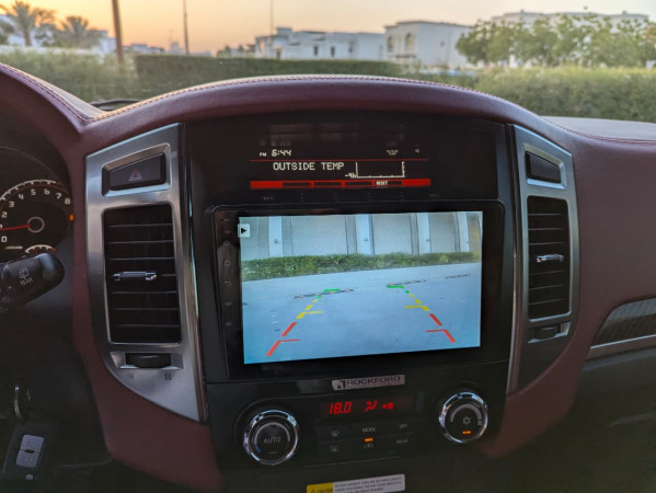 Mitsubishi Pajero 2020/ Black LHD Petrol AT SUV 4WD view 2