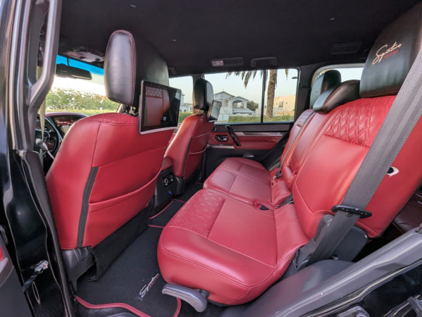 Mitsubishi Pajero 2020/ Black LHD Petrol AT SUV 4WD view 4