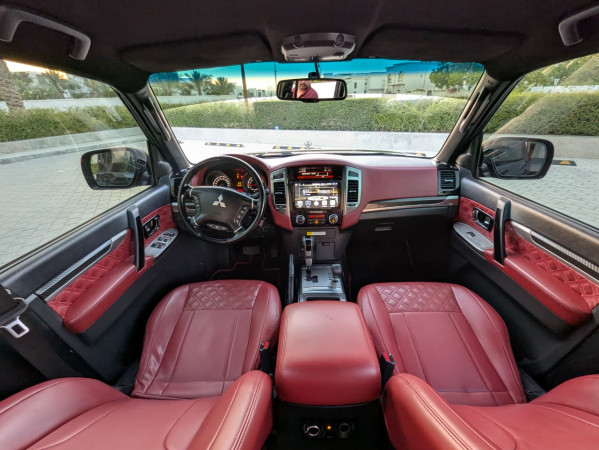 Mitsubishi Pajero 2020/ Black LHD Petrol AT SUV 4WD view 10