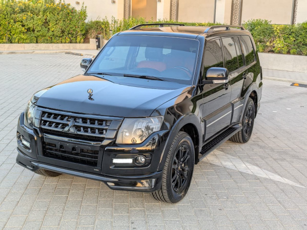 Mitsubishi Pajero 2020/ Black LHD Petrol AT SUV 4WD view 14