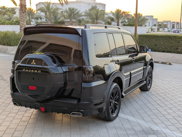 Mitsubishi Pajero 2020/ Black LHD Petrol AT SUV 4WD view 15