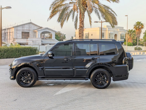 Mitsubishi Pajero 2020/ Black LHD Petrol AT SUV 4WD view 18
