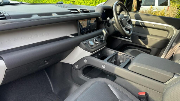 Land Rover Defender 110 2020/ Black RHD Diesel AT SUV 4WD view 10