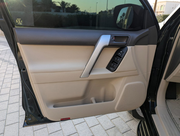 Toyota LAND CRUISER PRADO 2022/ Black LHD Petrol AT SUV 4WD view 2