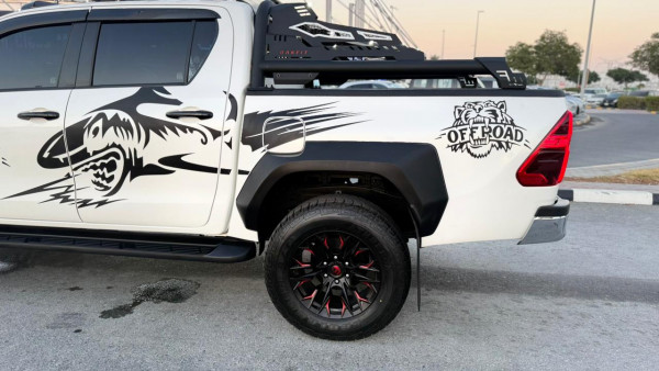 Toyota Hilux 2022/ White RHD Diesel AT Pickup 4WD view 2