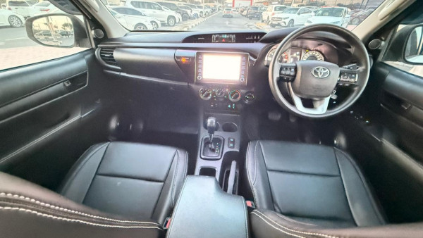 Toyota Hilux 2022/ White RHD Diesel AT Pickup 4WD view 3