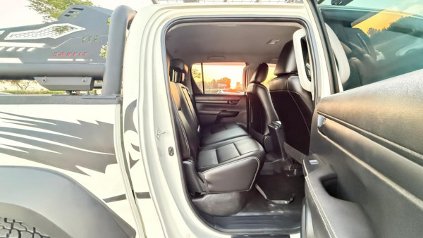 Toyota Hilux 2022/ White RHD Diesel AT Pickup 4WD view 7