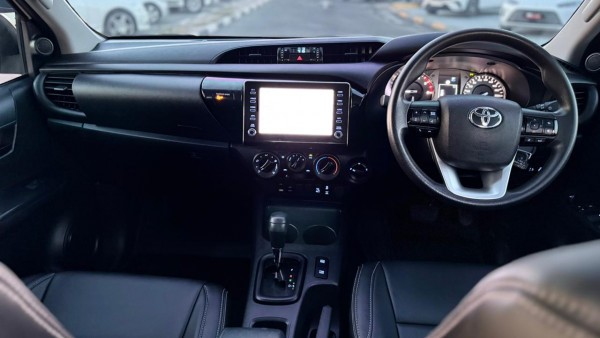 Toyota Hilux 2022/ White RHD Diesel AT Pickup 4WD view 8