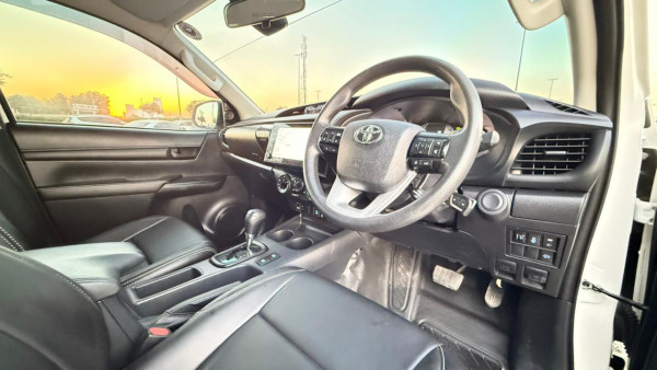 Toyota Hilux 2022/ White RHD Diesel AT Pickup 4WD view 11