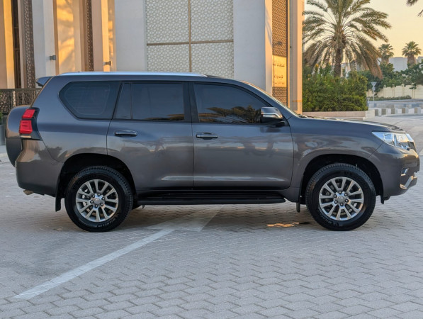 Toyota LAND CRUISER PRADO 2019/ Grey LHD Petrol AT SUV 4WD view 15