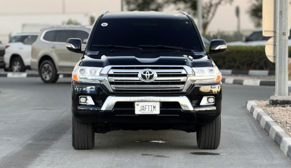 Toyota Land Cruiser 2017/ Black LHD Diesel AT SUV 4WD