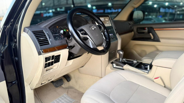 Toyota Land Cruiser 2017/ Black LHD Diesel AT SUV 4WD view 2