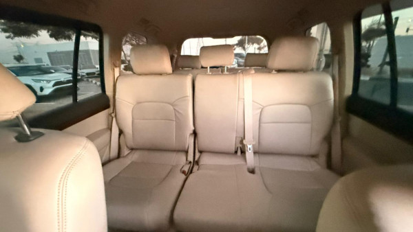 Toyota Land Cruiser 2017/ Black LHD Diesel AT SUV 4WD view 3