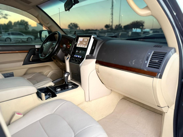 Toyota Land Cruiser 2017/ Black LHD Diesel AT SUV 4WD view 15