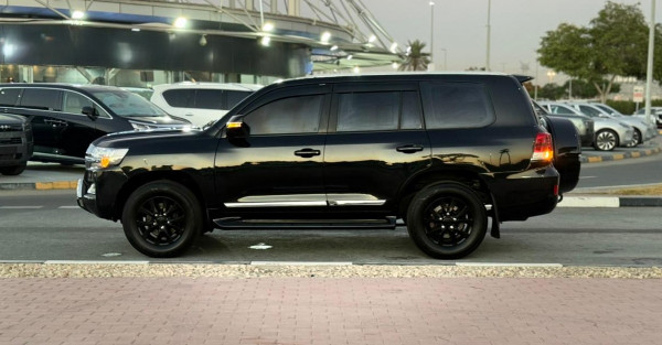 Toyota Land Cruiser 2017/ Black LHD Diesel AT SUV 4WD view 24