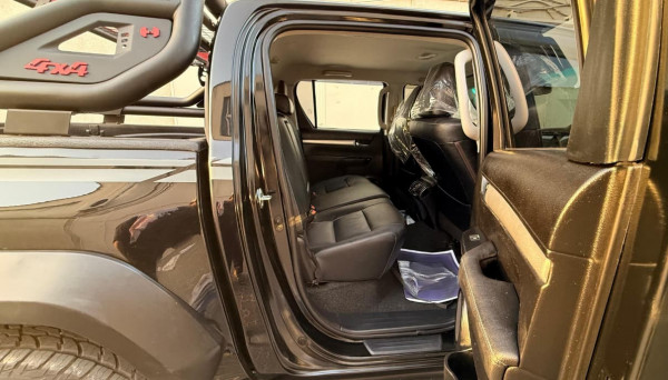 Toyota Hilux 2023/ Black RHD Diesel AT Pickup 4WD view 3