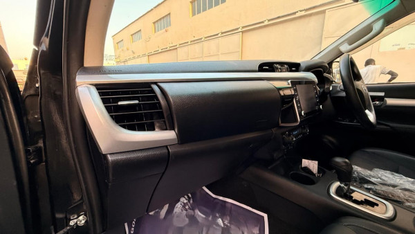 Toyota Hilux 2023/ Black RHD Diesel AT Pickup 4WD view 5