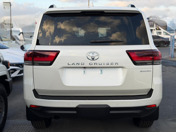 Toyota Land Cruiser 2025/ White RHD Diesel AT SUV 4WD