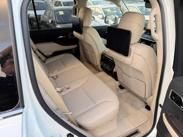 Toyota Land Cruiser 2025/ White RHD Diesel AT SUV 4WD view 2