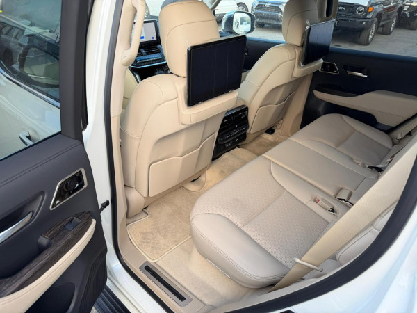 Toyota Land Cruiser 2025/ White RHD Diesel AT SUV 4WD view 7